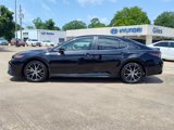 Used 2022 Toyota Camry SE image 3