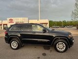 Used 2020 Jeep Grand Cherokee Laredo image 2