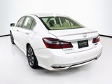 Used 2017 Honda Accord Touring image 5