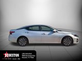 Used 2023 Nissan Altima 2.5 SV image 2