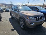 Used 2019 Jeep Grand Cherokee Laredo w/ 18" Wheel & 8.4" Radio Group image 4