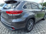 Used 2017 Toyota Highlander XLE image 4