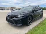 Used 2018 Toyota Camry SE image 3
