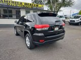 Used 2017 Jeep Grand Cherokee Laredo image 3