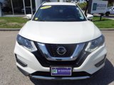 Used 2020 Nissan Rogue SV image 2