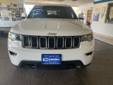 Used 2021 Jeep Grand Cherokee Laredo image 2