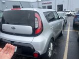 Used 2016 Kia Soul + image 2