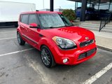 Used 2013 Kia Soul ! w/ Premium Pkg image 2