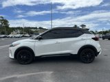 Used 2022 Nissan Kicks SR image 3