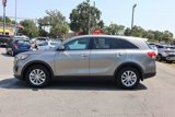 Used 2017 Kia Sorento L image 4