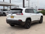 Used 2023 Jeep Cherokee Altitude Lux image 3