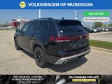 New 2025 Volkswagen Atlas Peak Edition SE image 5