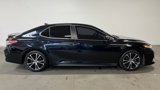 Used 2019 Toyota Camry SE w/ Convenience Package image 2