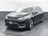Used 2017 Chrysler Pacifica Limited image 3
