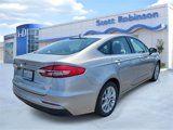 Used 2020 Ford Fusion SE image 4