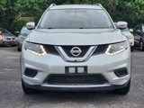 Used 2016 Nissan Rogue SV image 2