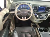 Used 2019 Chrysler Pacifica Limited image 2