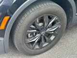Used 2024 Volkswagen Tiguan SE image 3