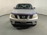 Used 2010 Nissan Frontier SE image 2