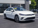 Used 2025 Volkswagen Jetta SE w/ Sunroof Package image 2