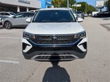 Used 2024 Volkswagen Taos SE image 3