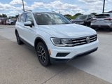 Used 2021 Volkswagen Tiguan SE image 2