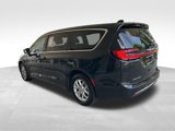 Used 2023 Chrysler Pacifica Touring-L image 4