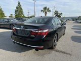 Used 2017 Honda Accord Touring image 5
