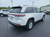 Used 2023 Jeep Grand Cherokee Laredo image 3