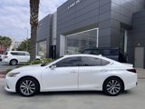 Used 2021 Lexus ES 300h w/ Accessory Package 2 image 2