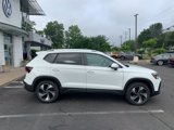 New 2025 Volkswagen Taos SE image 2