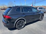 Used 2022 Volkswagen Tiguan SE R-Line image 3