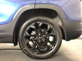 Used 2022 GMC Terrain SLE w/ Driver Convenience Package image 3