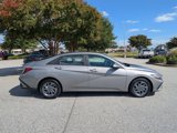 Used 2024 Hyundai Elantra SEL image 3