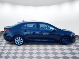 Used 2022 Toyota Corolla LE image 4