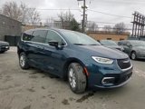 New 2025 Chrysler Pacifica Select image 3