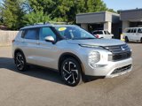 Used 2023 Mitsubishi Outlander SE image 2
