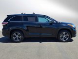 Used 2016 Toyota Highlander XLE image 2