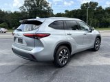 Used 2021 Toyota Highlander XLE image 5