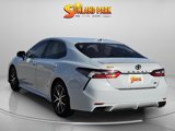 Used 2023 Toyota Camry SE image 3