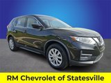 Used 2019 Nissan Rogue S image 2