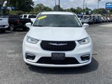 Used 2022 Chrysler Pacifica Touring-L image 2