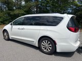 Used 2018 Chrysler Pacifica Touring-L image 2