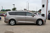 Used 2018 Chrysler Pacifica Touring-L image 2