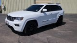 Used 2017 Jeep Grand Cherokee Altitude image 3