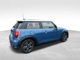 Used 2022 MINI Cooper 2-Door Hardtop w/ Signature Upholstery Package image 5