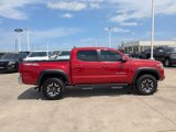 Used 2017 Toyota Tacoma TRD Off-Road image 2