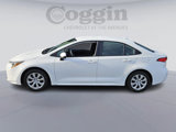 Used 2022 Toyota Corolla LE image 3