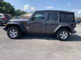 Used 2018 Jeep Wrangler Unlimited Sport S image 2
