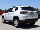 Used 2022 Jeep Compass Latitude image 3